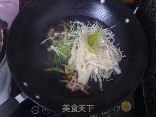 Green Bamboo and Enoki Mushroom Soup recipe