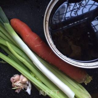 Stir-fried Fungus with Celery and Radish recipe