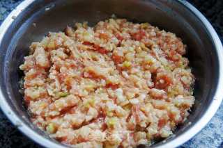 Steamed Dumplings with Pork and Shrimp Tongs Stuffed with Grass recipe