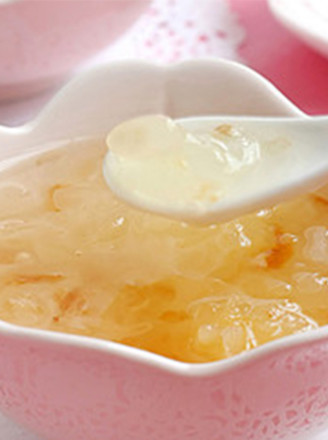 Stewed Tremella with Peach Gum and Soap Japonica Rice recipe