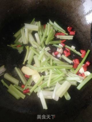 Celery Stir-fried Beef recipe
