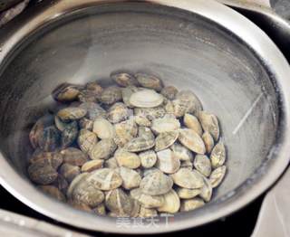 Stir-fried Clams with Shiitake Mushrooms and Tempeh, One Plate is Not Addictive~ recipe