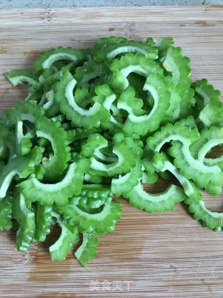 Beef Stir-fried Bitter Gourd recipe