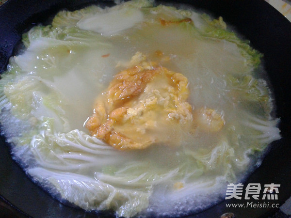 Cabbage Egg Vermicelli Soup recipe