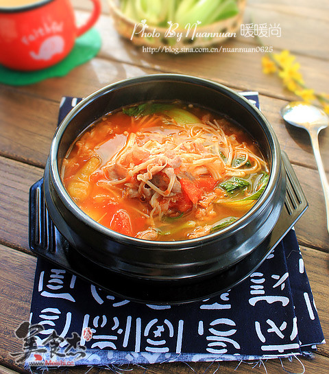 Beef Beef Pot with Tomato and Enoki Mushroom recipe