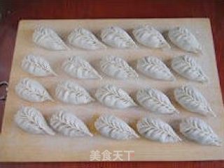 [semi-sweet Salted Pork Steamed Dumplings]---semi-sweet and Half-salty Local Taste recipe