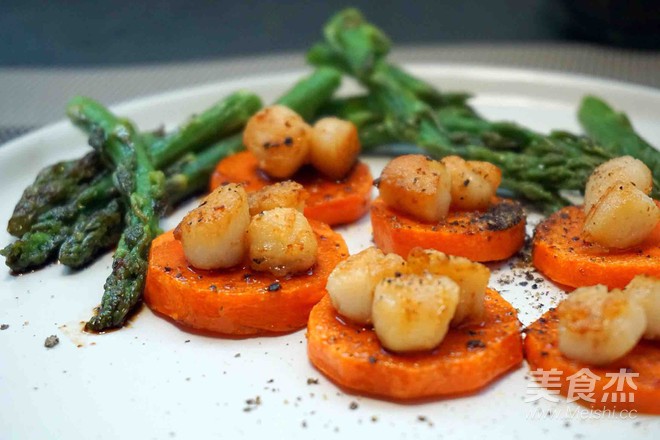 Pan-fried Asparagus and Fresh Shellfish recipe