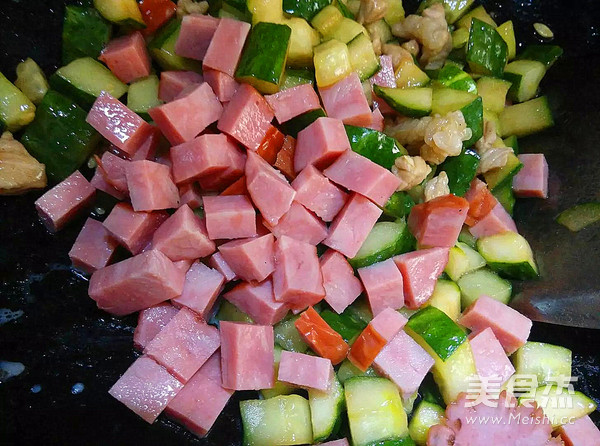 Stir-fried Pork with Ham and Cucumber recipe