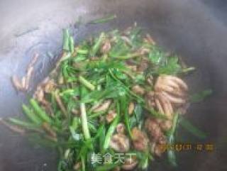 Fried Chives with Squid Feet recipe