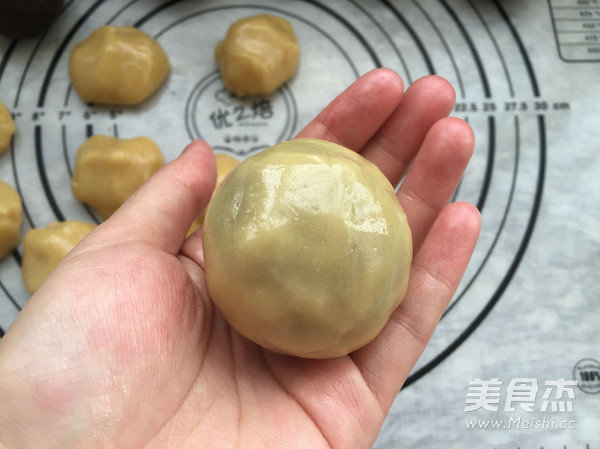 Cantonese Bean Paste Egg Yolk Mooncake recipe