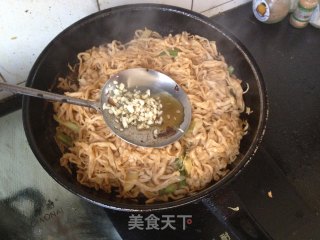 Braised Noodles with Pork and Beans recipe