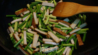 Dried Tofu with Egg Garlic Sprouts recipe