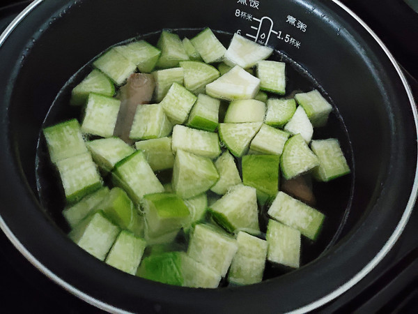 Green Radish Pork Knuckle Soup recipe