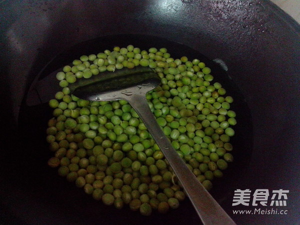 Beef Balls and Green Pepper Stir-fried Beans recipe