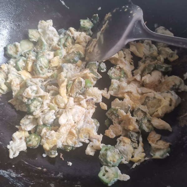 Scrambled Eggs with Okra recipe