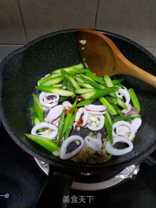 Fried Squid with Asparagus recipe