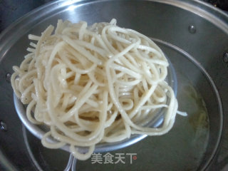 Hot Noodles with Sesame Paste recipe