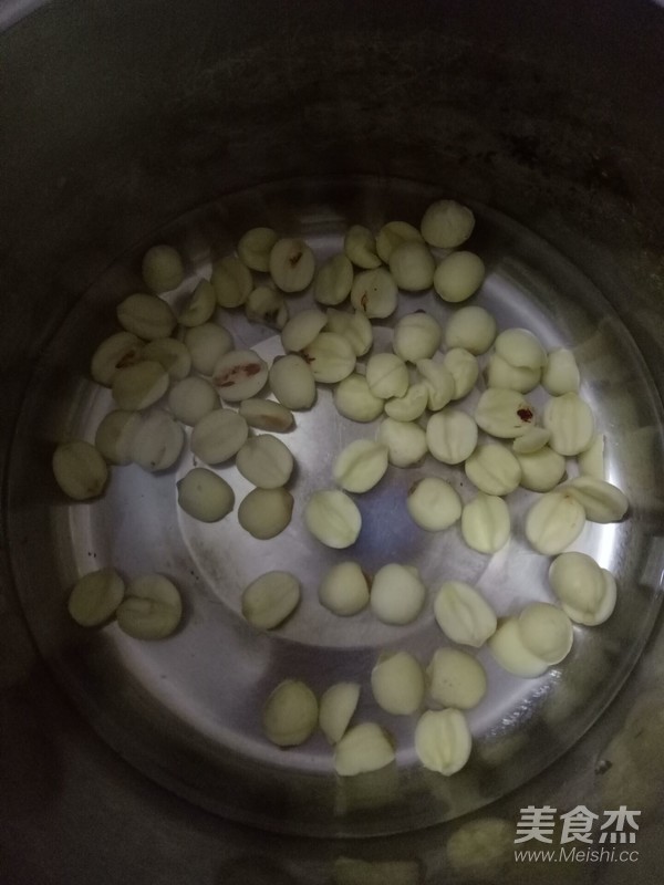 Lotus Seed Lily Soup recipe