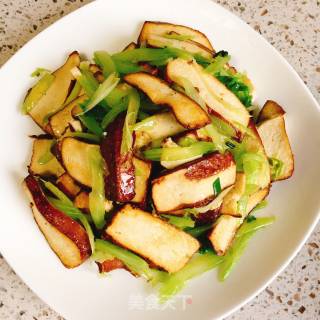 Celery Sauteed Dry recipe