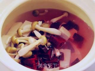 【liuhuameijuan】beetroot Nourishing Blood Soup recipe