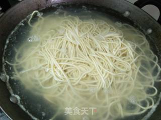 Green Clams Stewed Pork Stick Noodles recipe