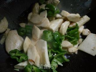 Fried Shrimp with Winter Bamboo Shoots recipe