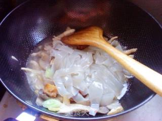 Stewed Mushrooms with Spicy Noodles recipe