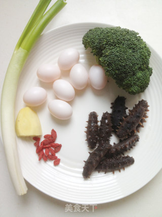 Braised Pigeon Eggs with Sea Cucumber and Wolfberry recipe