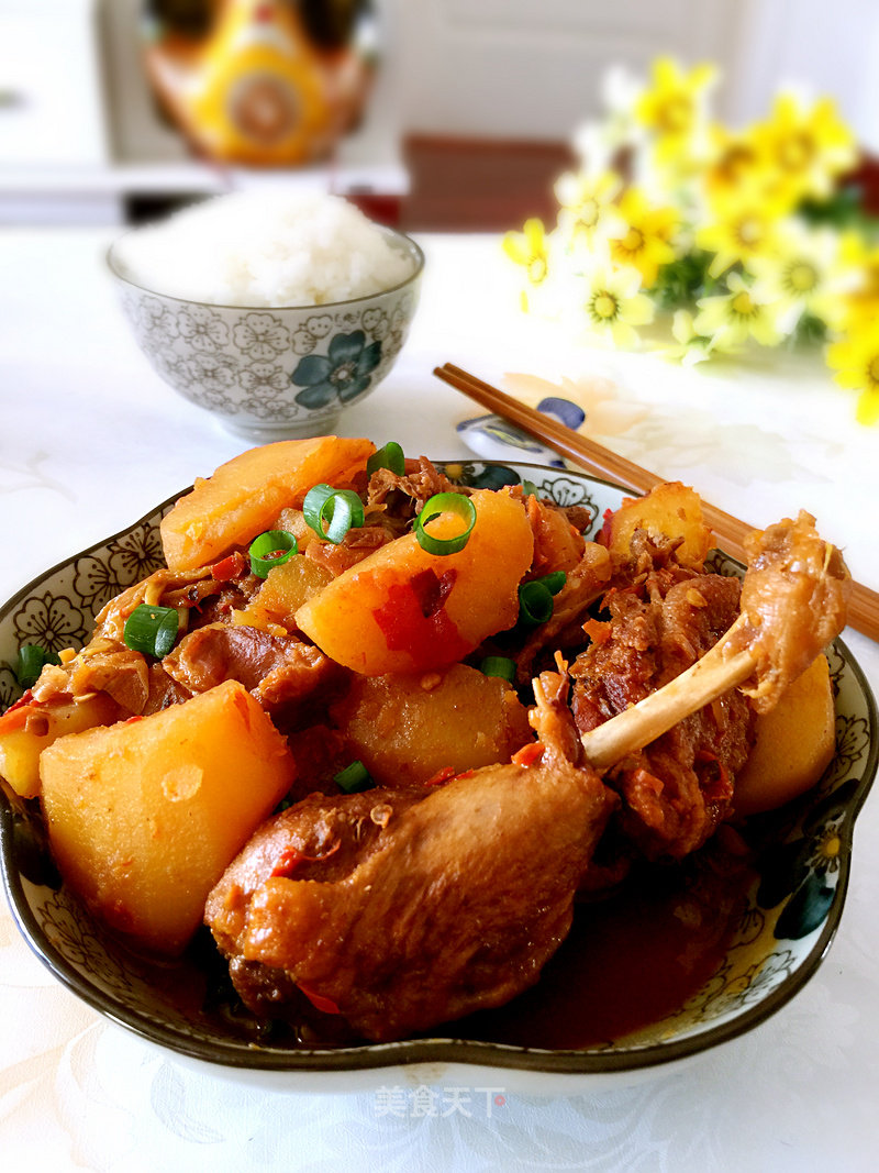 Sichuan Style Duck Leg Stewed Potatoes