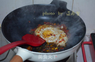 Fried Eggs with Chopped Peppers, So Popular and Easy to Eat recipe