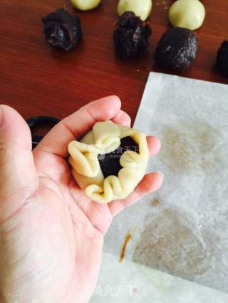 Bean Paste Mooncakes recipe