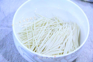 Baby Chicken Noodle Soup Nutritional Supplement, Chicken Drumsticks + Small Green Vegetables + Shredded Shredded Leaves recipe