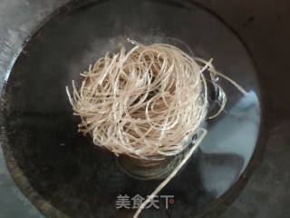 Stir-fried Noodles with Head Vegetables recipe
