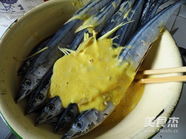 Pan-fried Spicy Saury recipe
