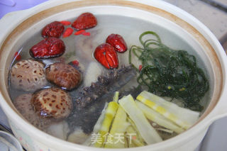 [winter Healthy Vegetables]-mushroom Nourishing Ginseng Chicken Soup recipe