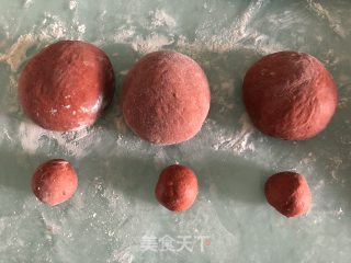 Red Bean Pork Floss with Red Grains and Soft European Buns recipe