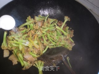 Stir-fried Pork Belly with Organic Cauliflower recipe