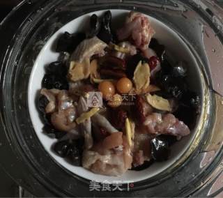 Steamed Chicken with Fungus recipe