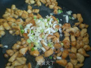 Stir-fried Chicken with Avocado and Cashew Nuts recipe