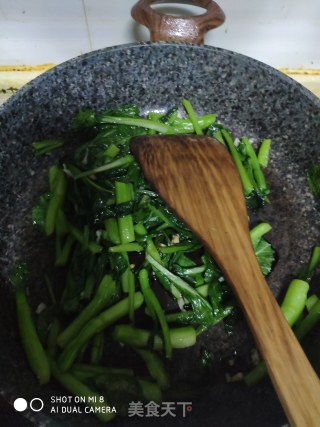 Stir-fried Choy Sum with Garlic recipe
