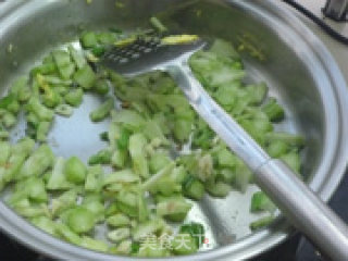 Scrambled Eggs with Broccoli Stem recipe