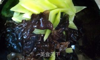 Fresh and Small Fried---scrambled Eggs with Lettuce and Fungus recipe
