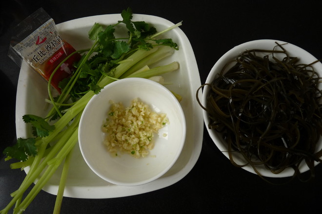 Kelp Mixed with Celery recipe