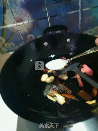 Delicious and Gourmet---lao Gan Ma Roasted Pork Knuckles recipe