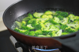 Broccoli in Oyster Sauce recipe