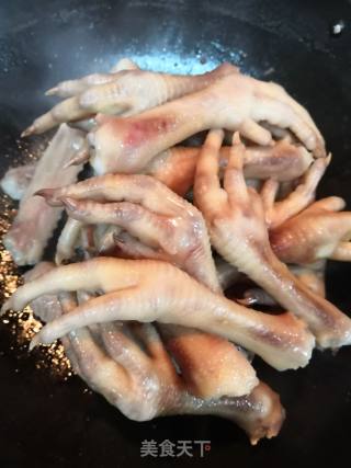 Home Cooking-braised Chicken Feet recipe