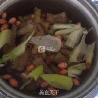 Peanut Chicken Feet Soup recipe