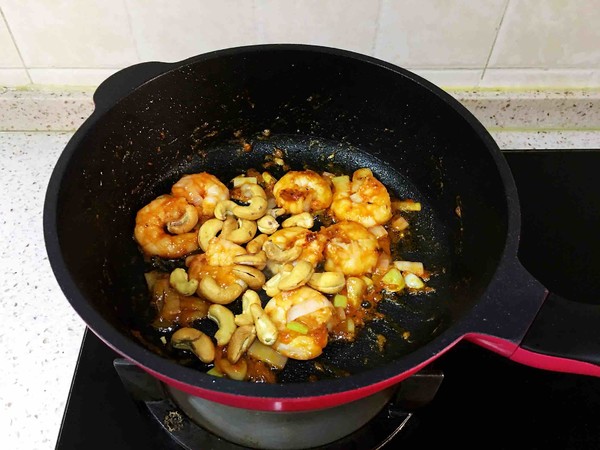 Loved by Young and Old, Kung Pao Cashew Shrimp on Cd-rom As Soon As It’s on The Table recipe