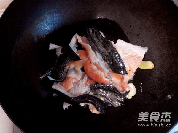 Stewed Fish Cubes with Mushrooms and Tofu recipe