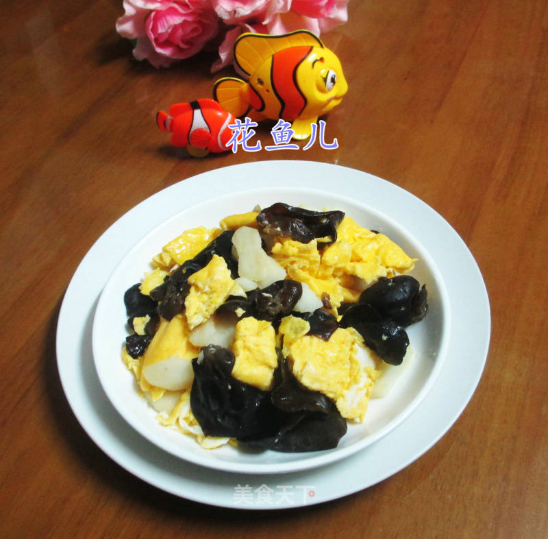 Fried Duck Eggs with Black Fungus and Water Chestnuts